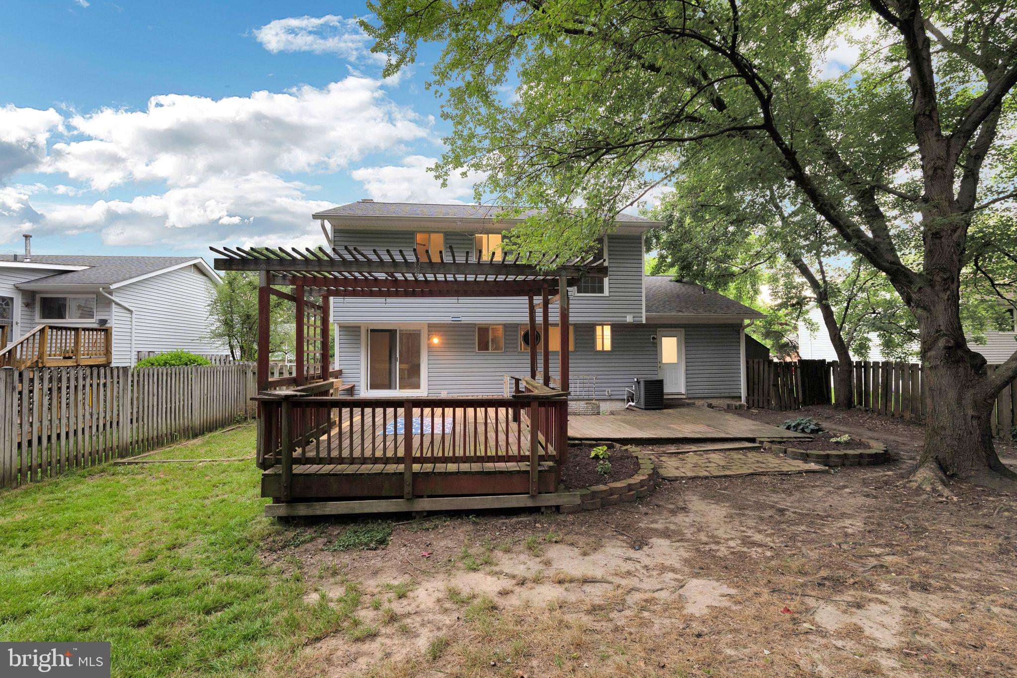 559 Lanny Ct