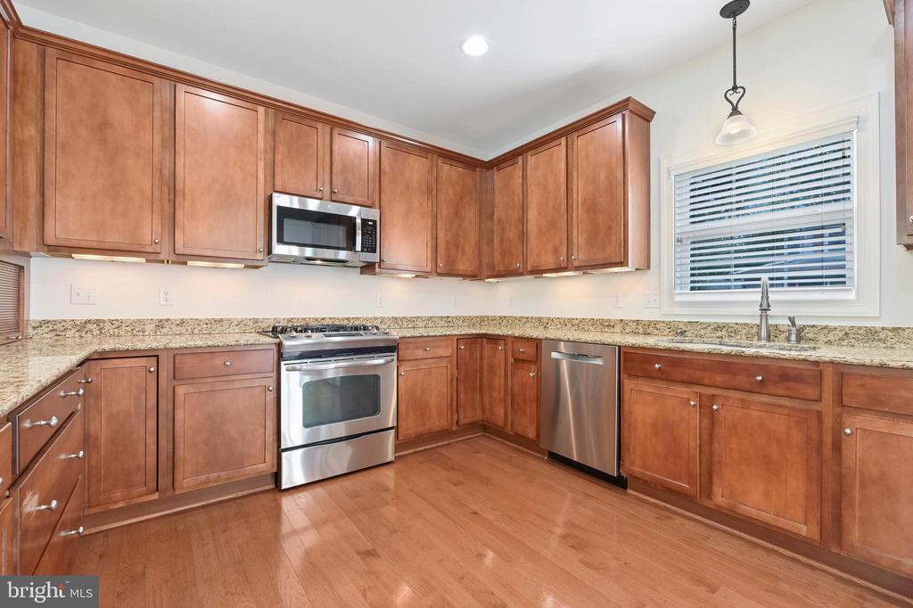 1409 CENTRAL AVE E