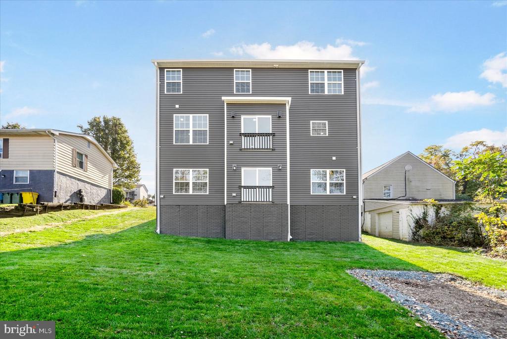 222 Elizabeth Ave