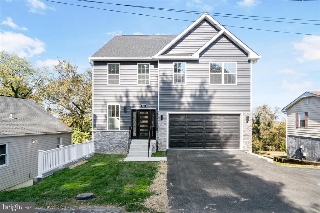 222 Elizabeth Ave