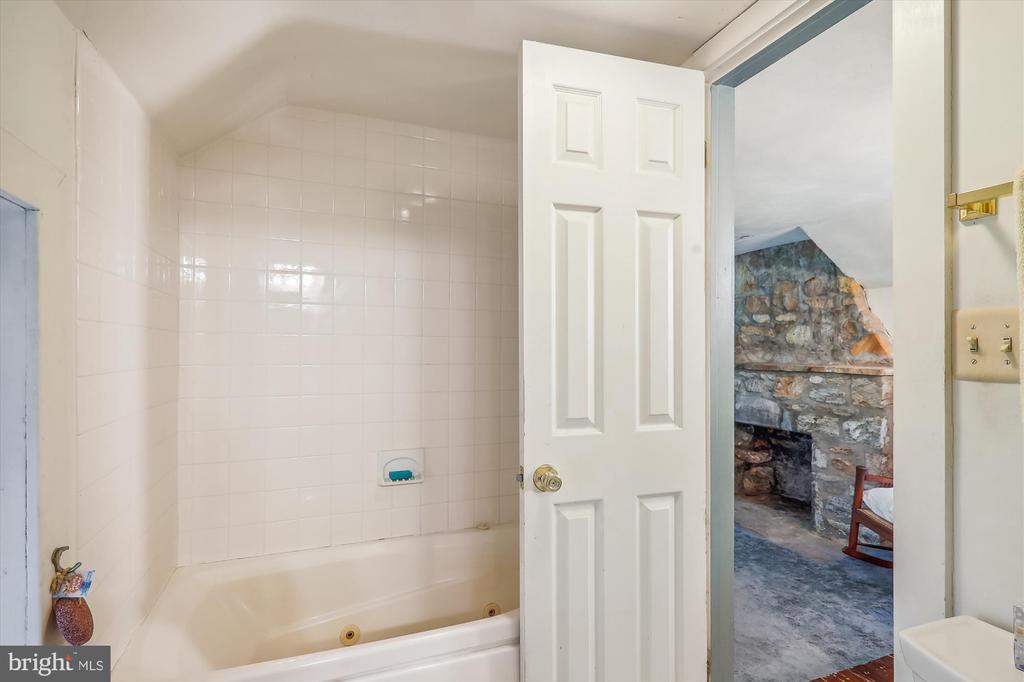 1820 Tucker Lane