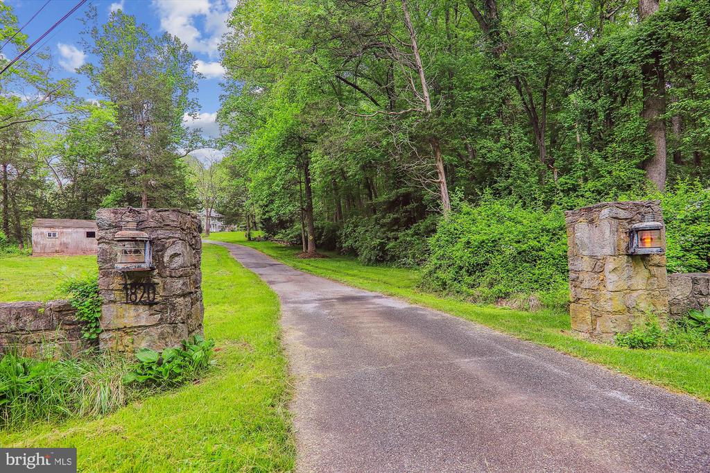 1820 Tucker Lane