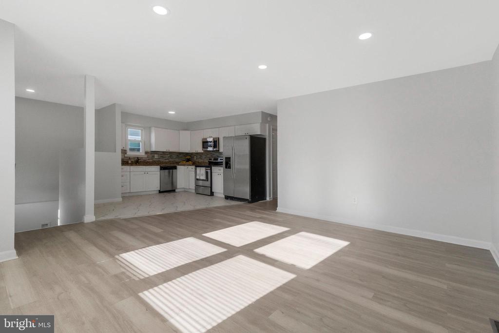5004 ROANOKE PL