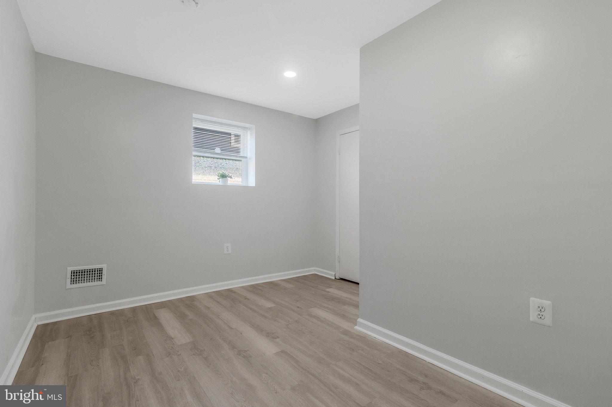5004 ROANOKE PL