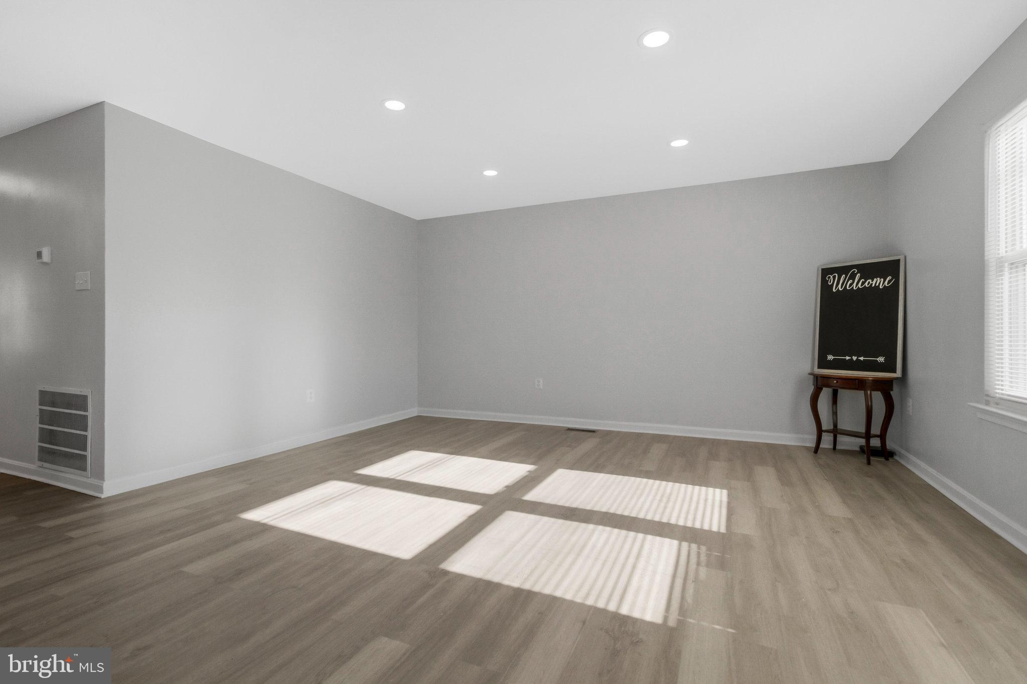 5004 ROANOKE PL