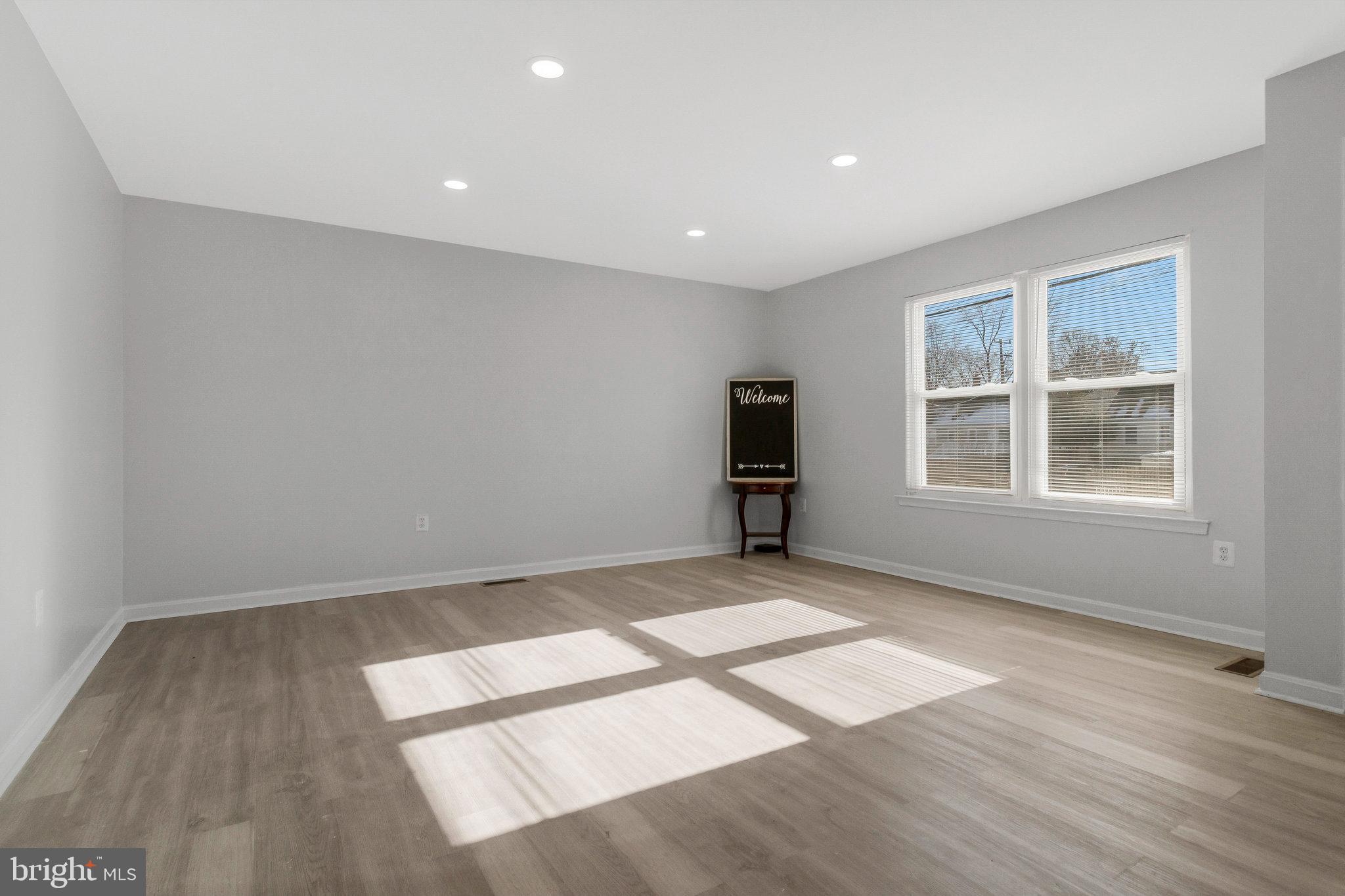 5004 ROANOKE PL