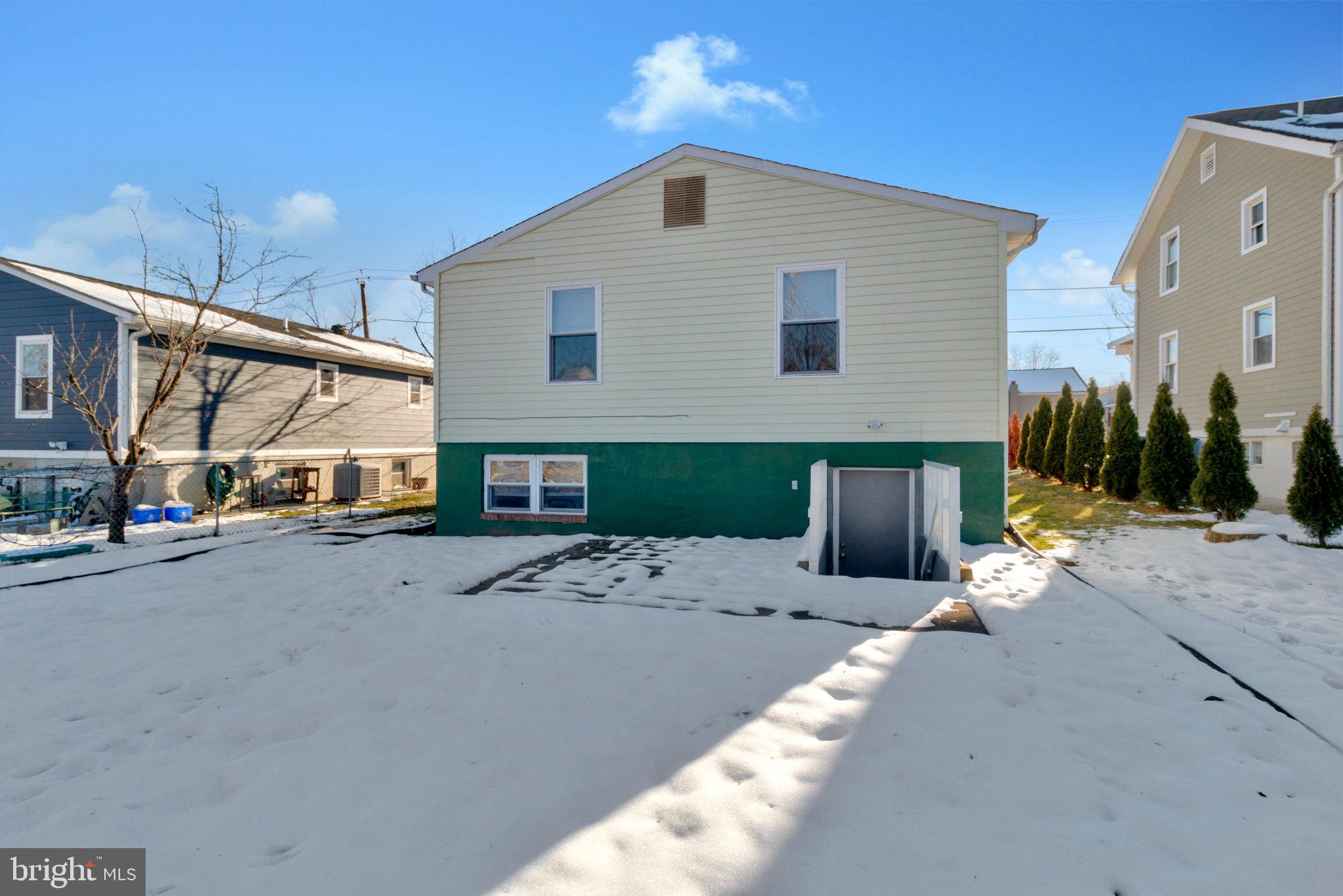 5004 ROANOKE PL