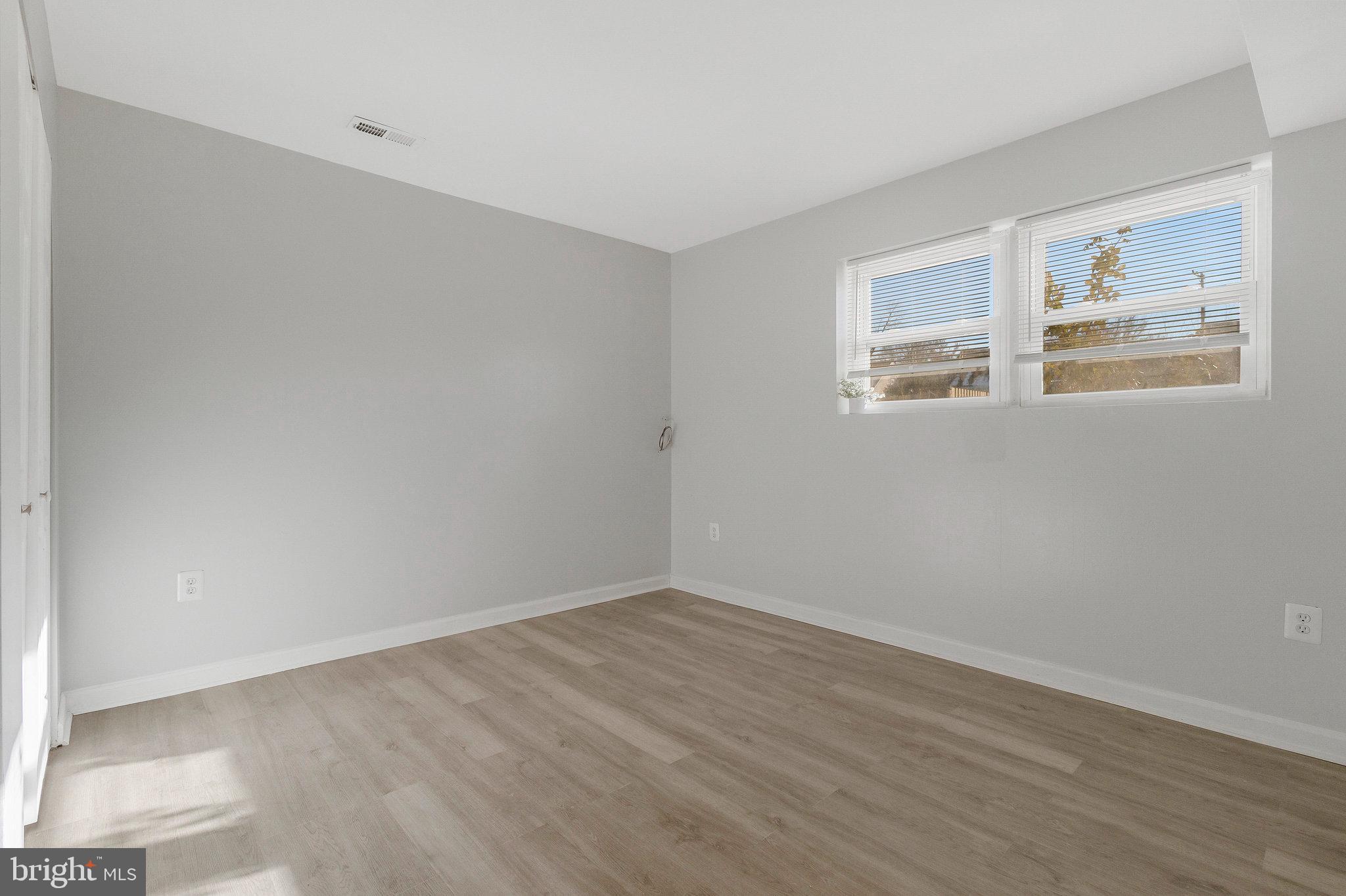 5004 ROANOKE PL