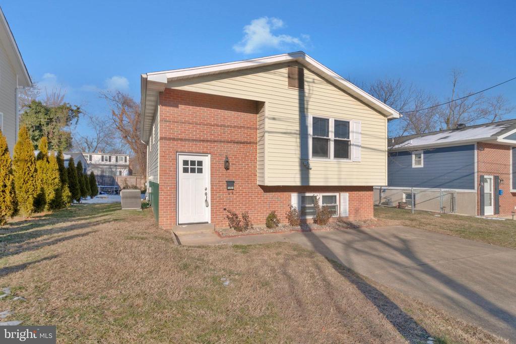 5004 ROANOKE PL