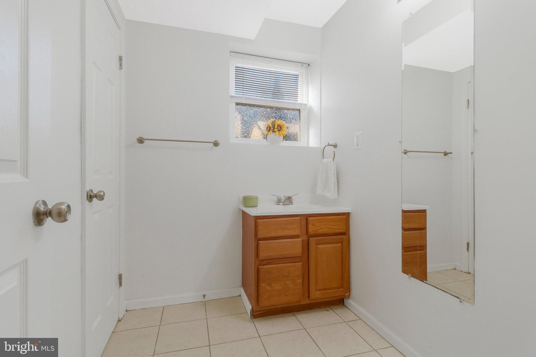 5004 ROANOKE PL
