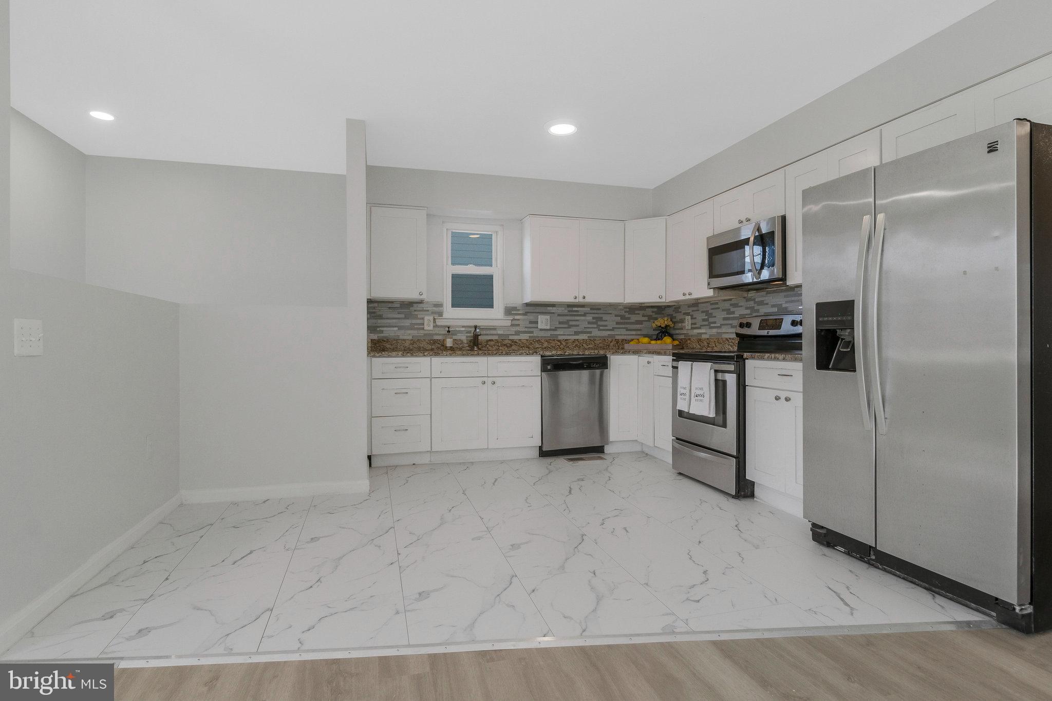 5004 ROANOKE PL
