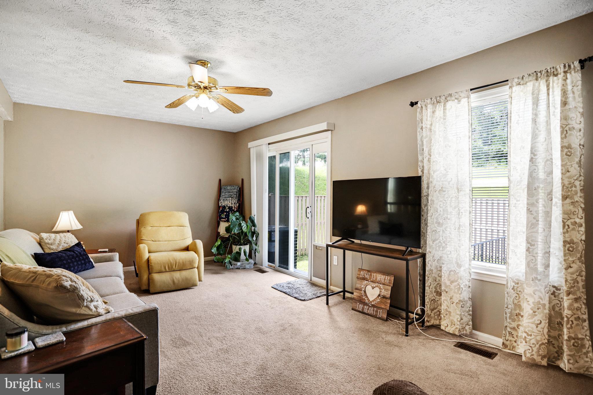 7700 Mandan Rd