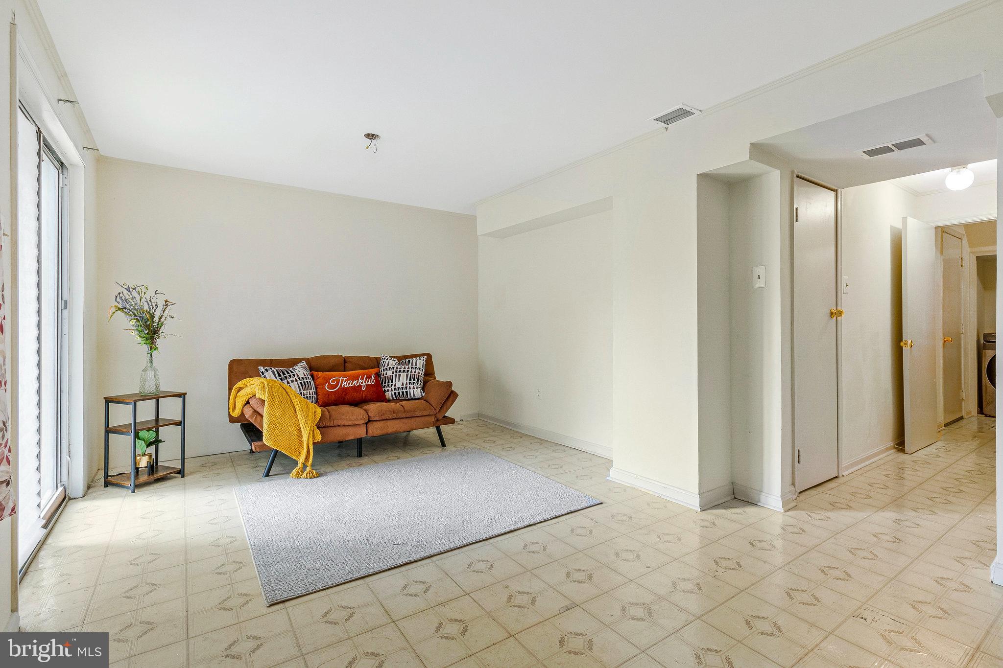 14010 Oxford Dr