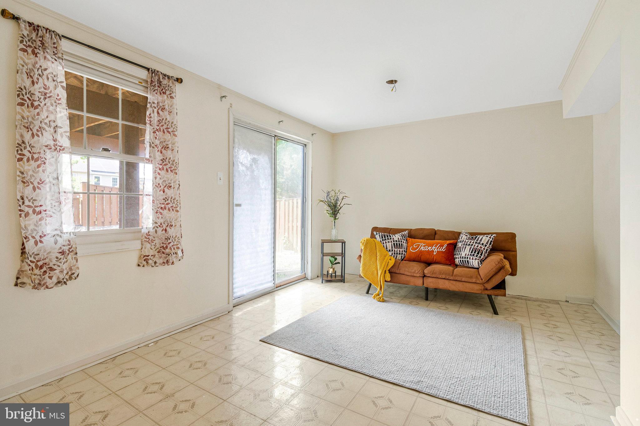 14010 Oxford Dr