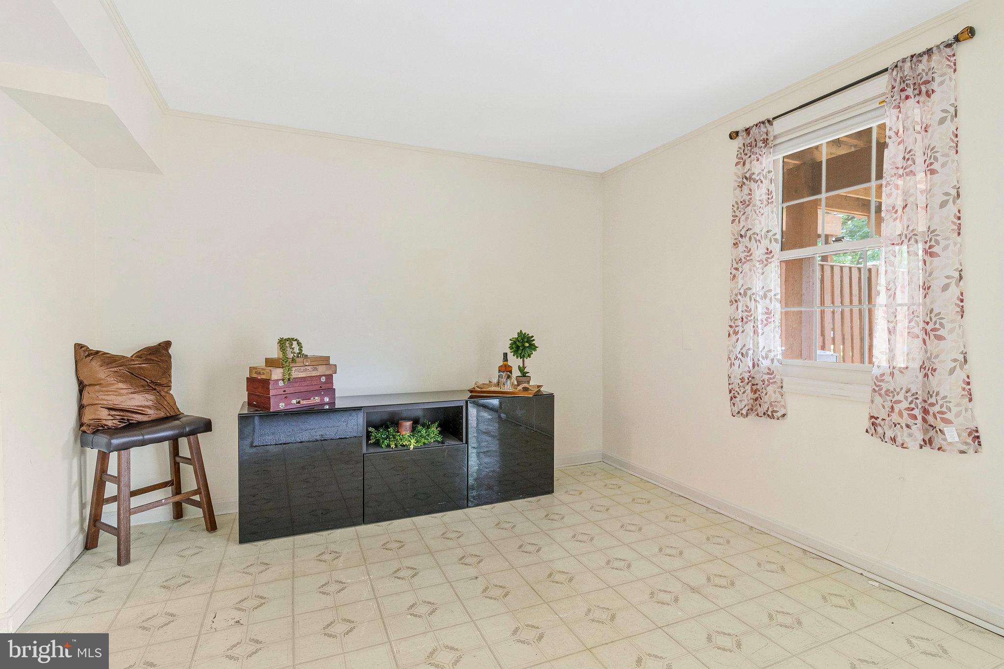 14010 Oxford Dr