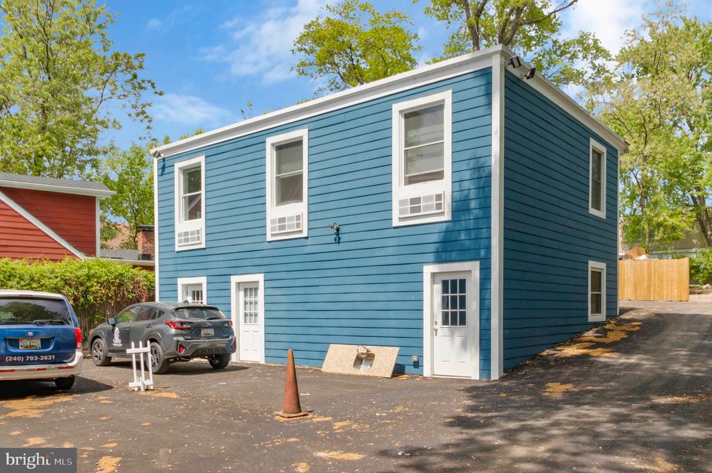 3801 CEDAR CROFT PLACE