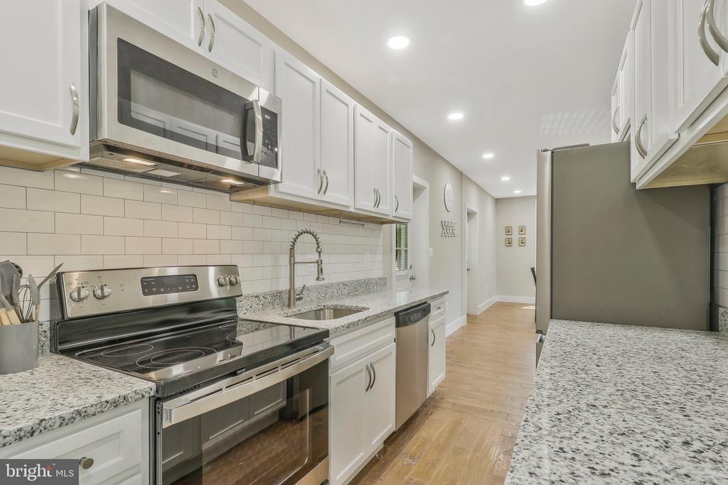 3801 CEDAR CROFT PLACE