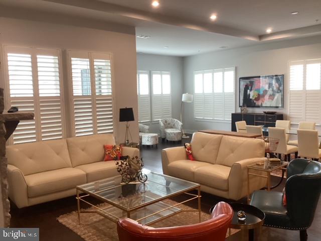 113 STARLIGHT CT