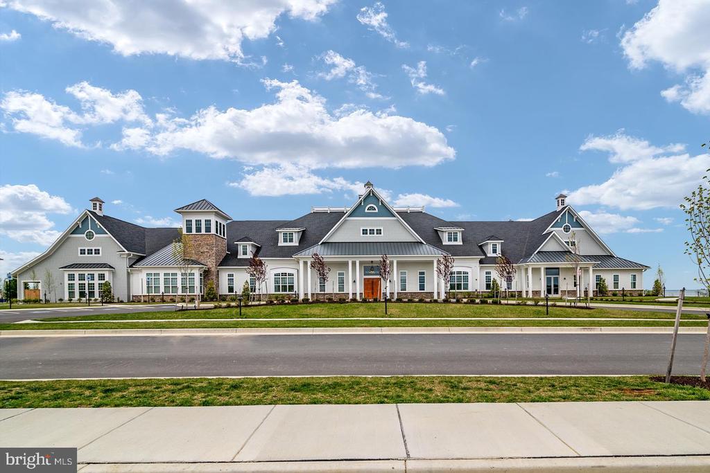 113 STARLIGHT CT