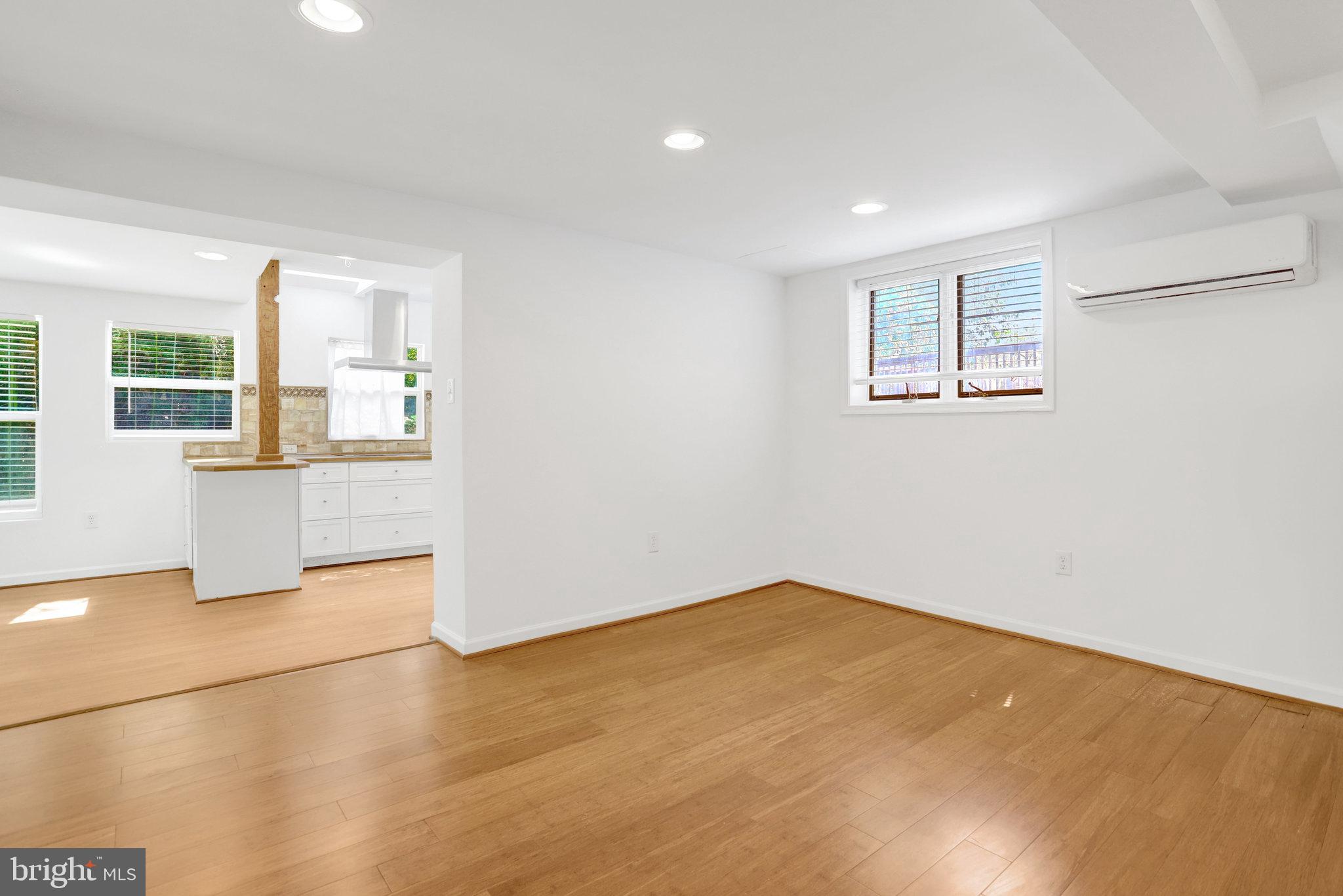 2921 S GRANT