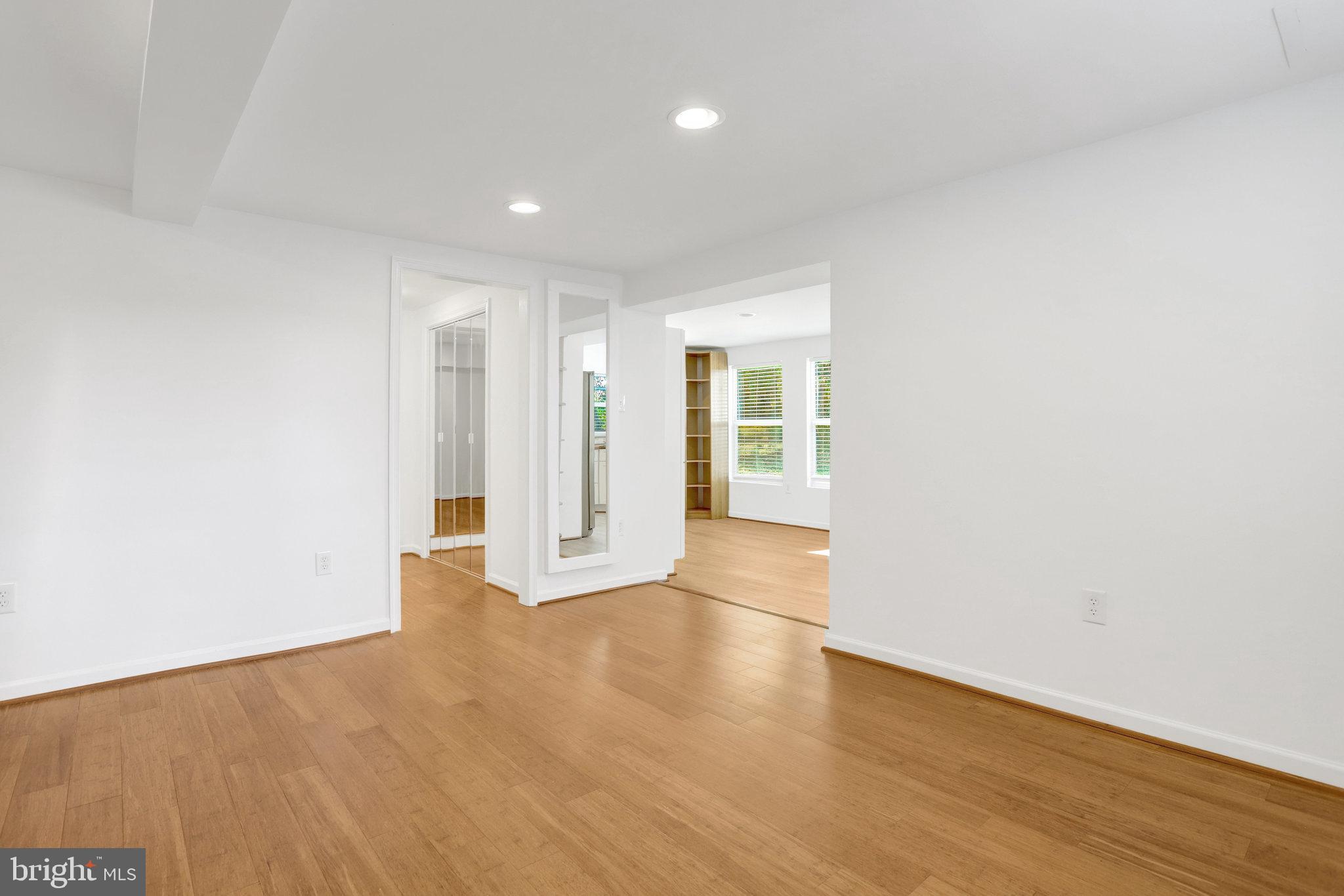 2921 S GRANT