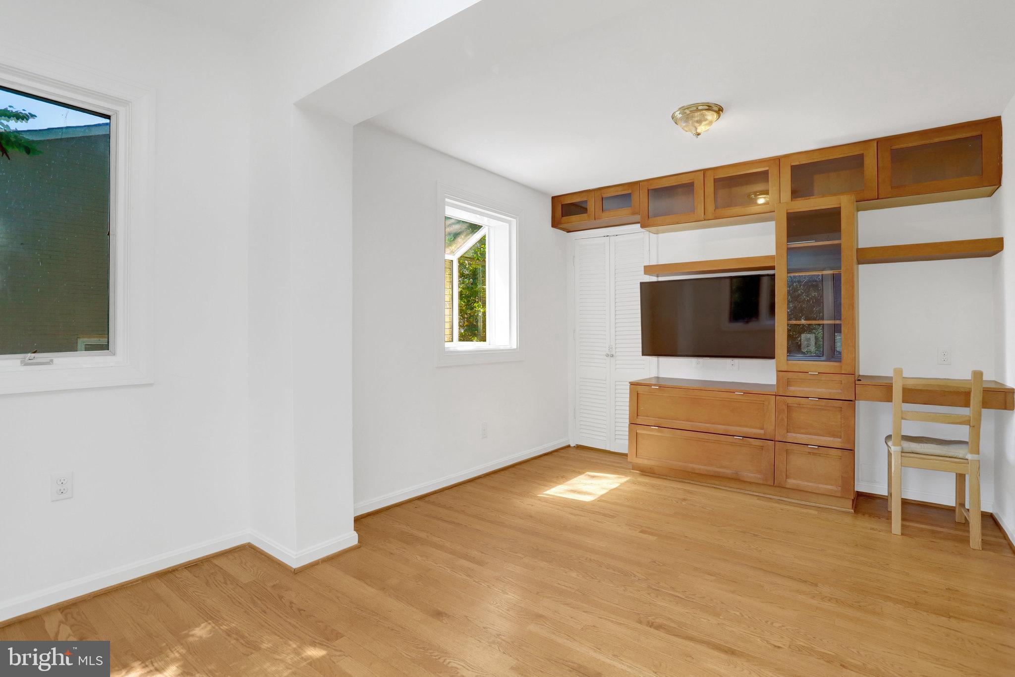 2921 S GRANT