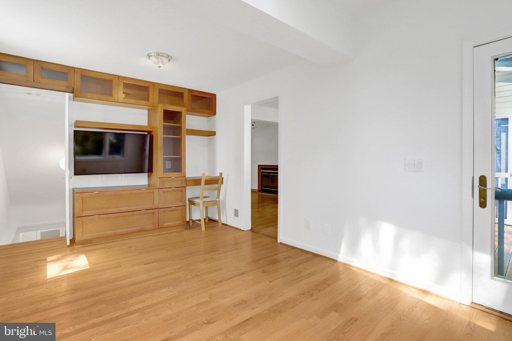 2921 S GRANT
