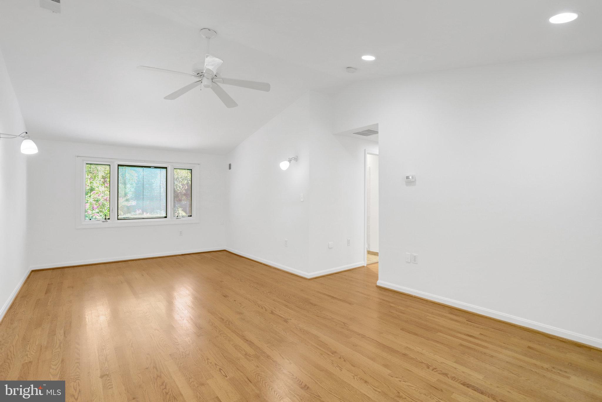 2921 S GRANT