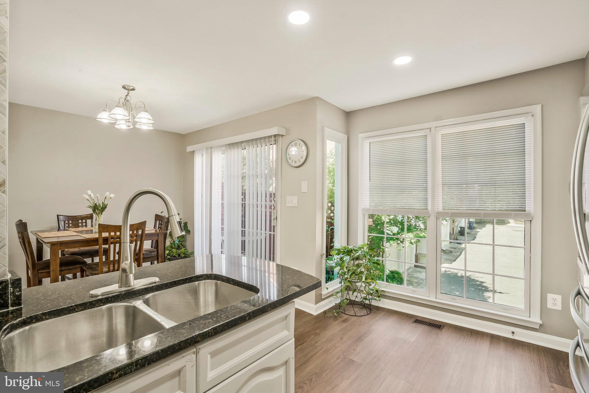 2430 GARNETT DR