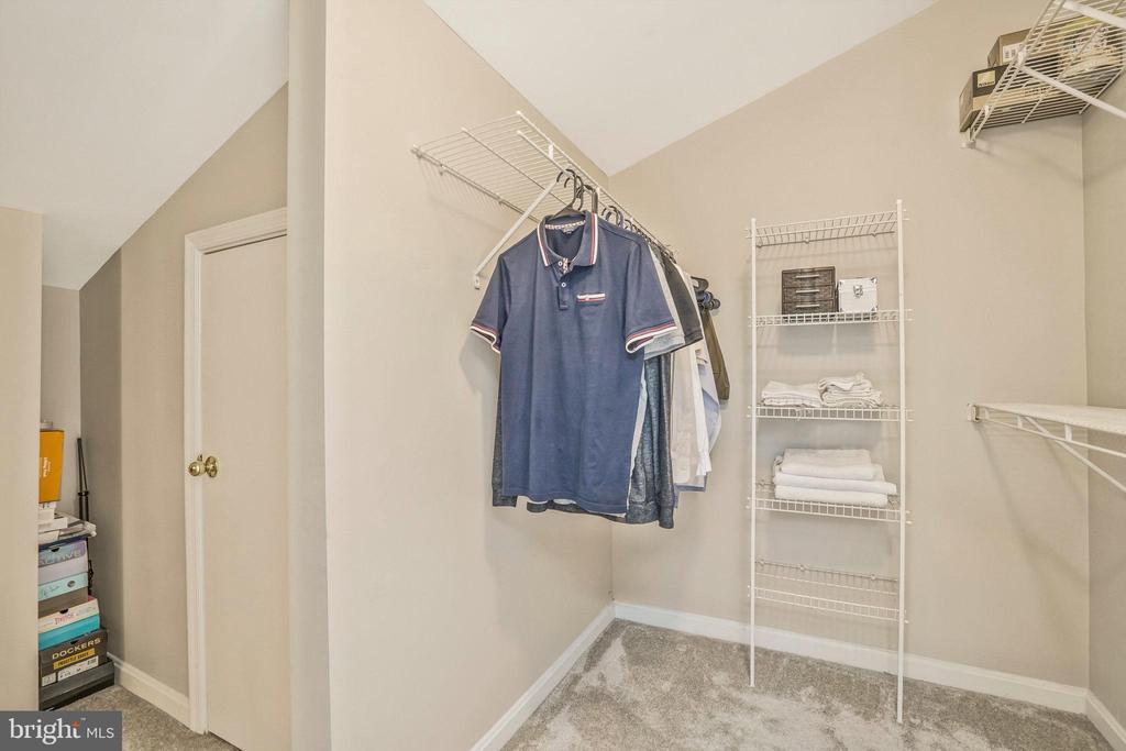 2430 GARNETT DR