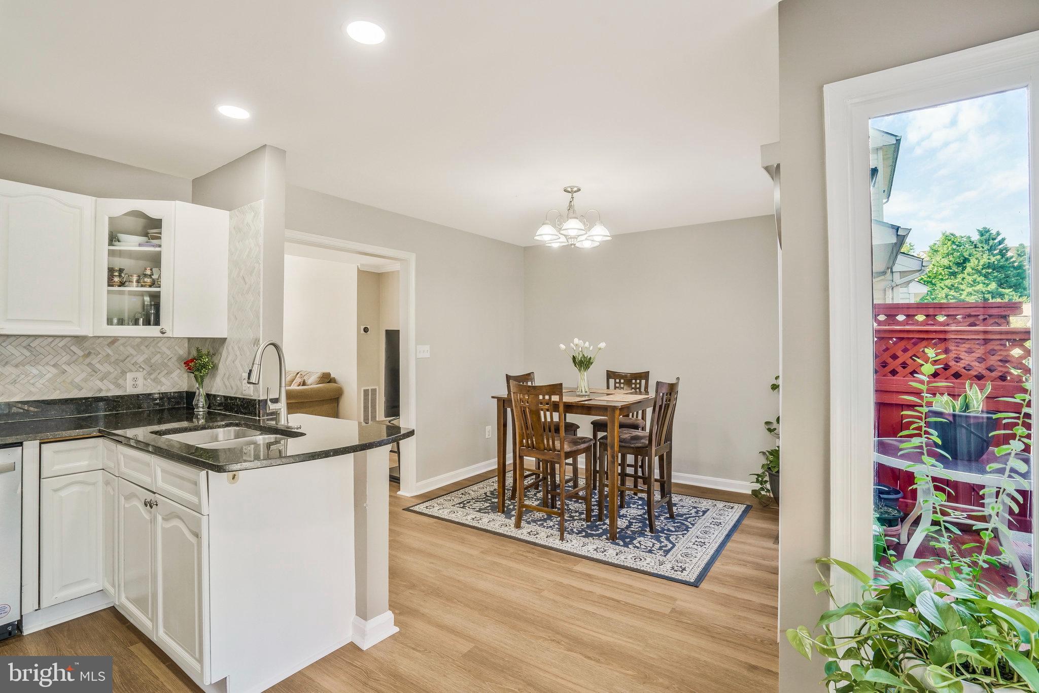 2430 GARNETT DR