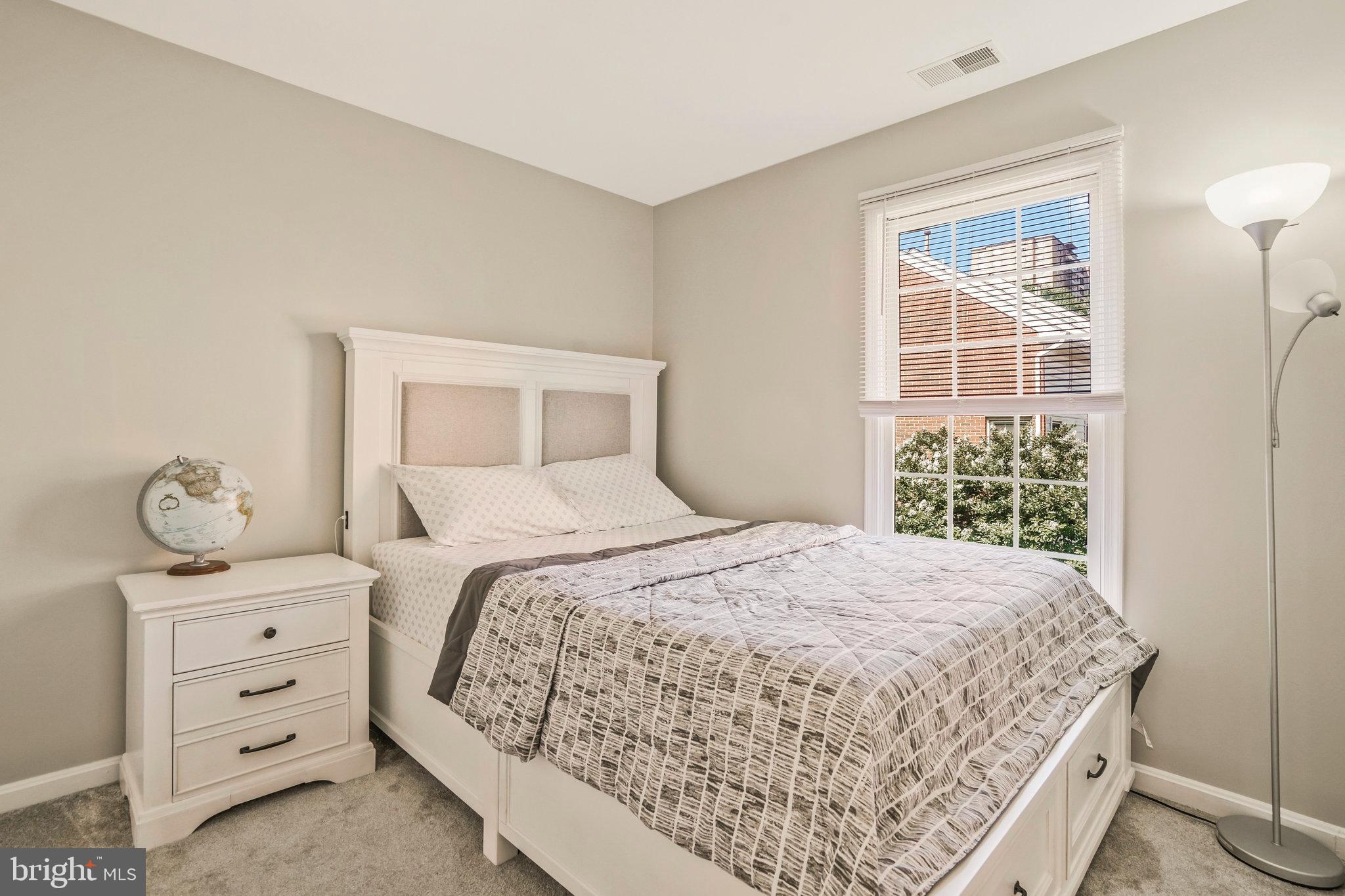 2430 GARNETT DR