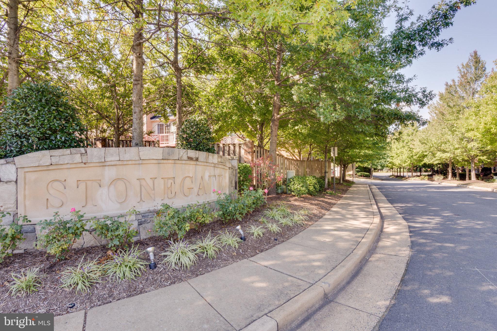 2430 GARNETT DR