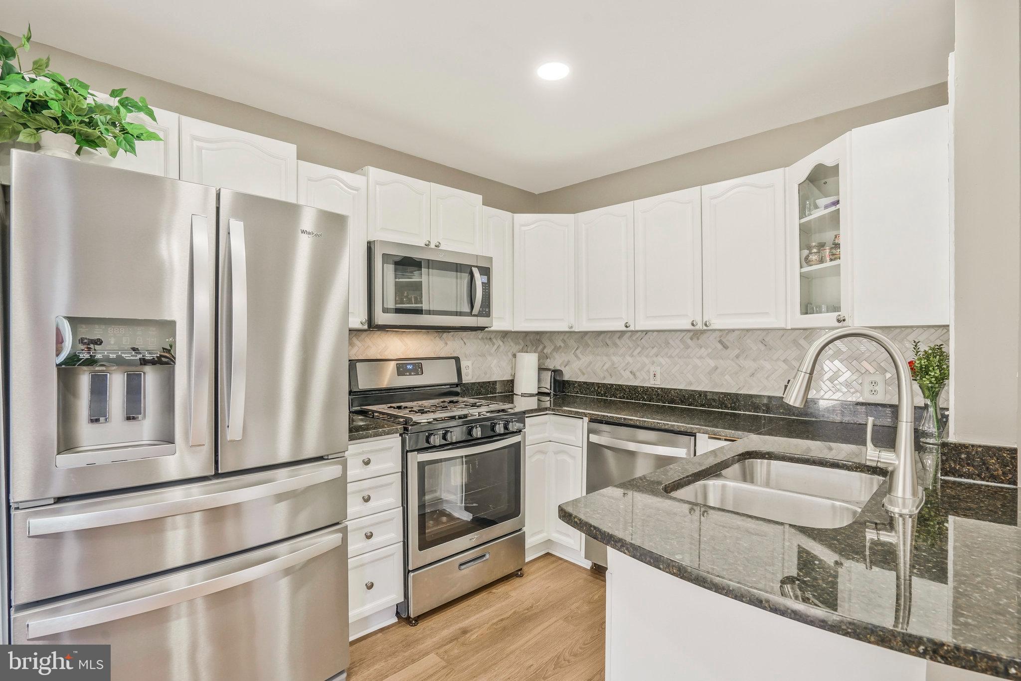 2430 GARNETT DR