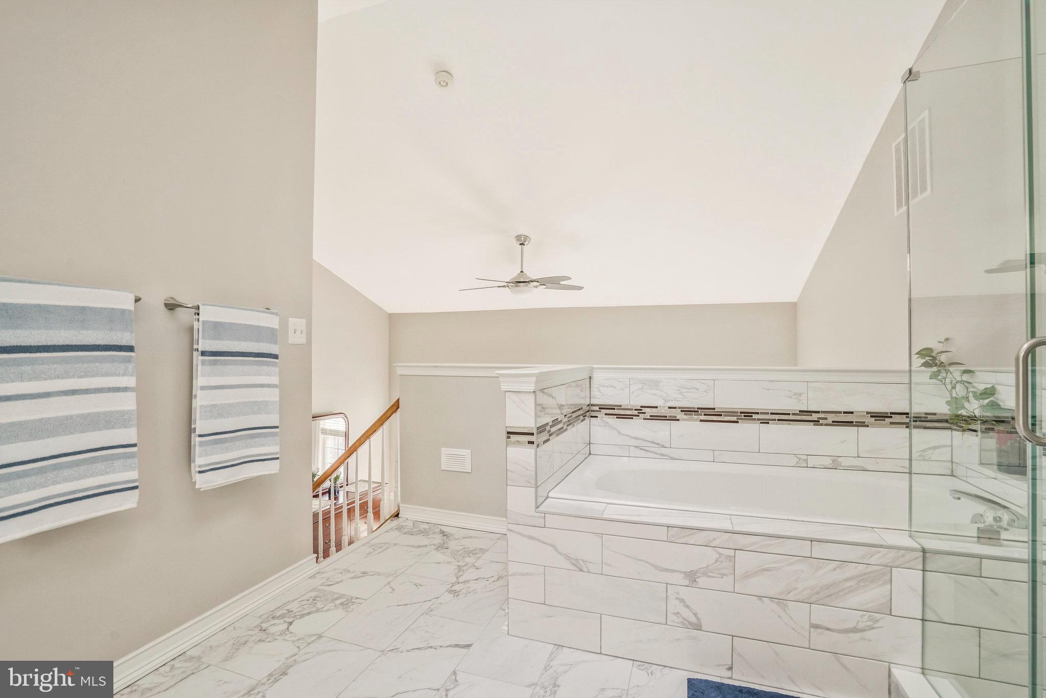 2430 GARNETT DR