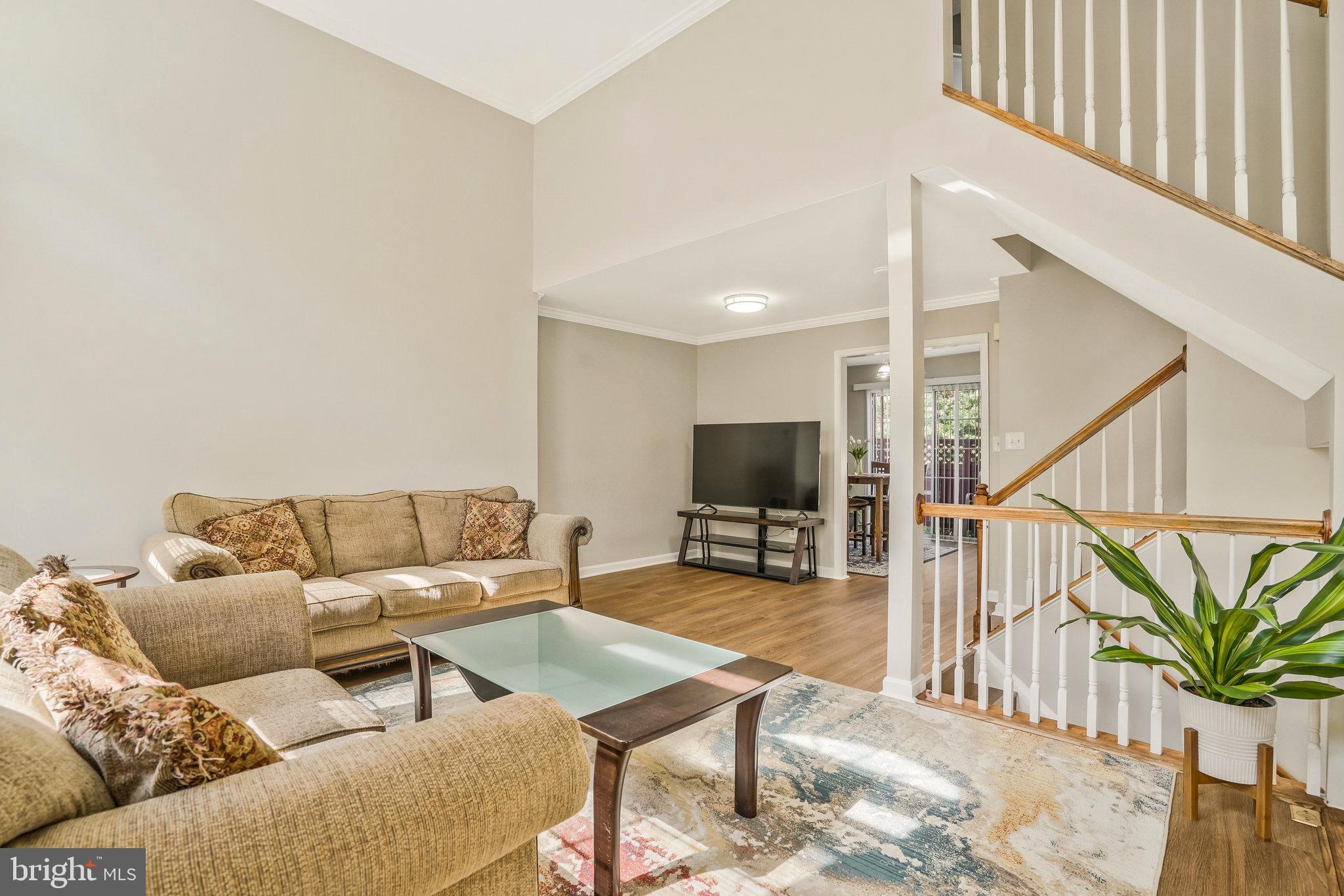 2430 GARNETT DR