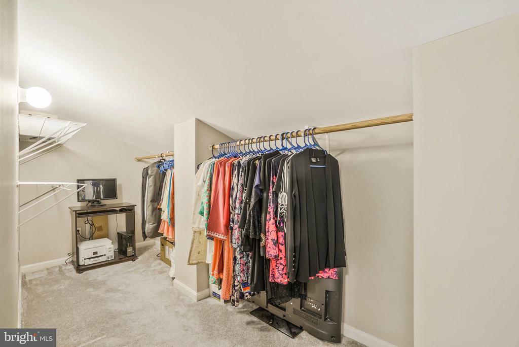 2430 GARNETT DR