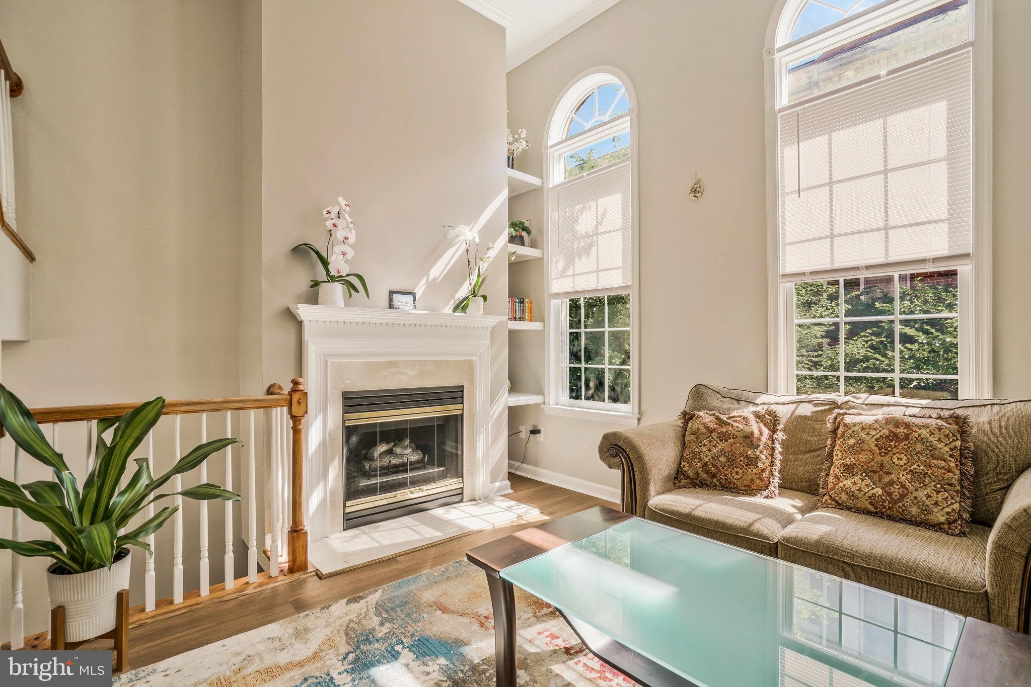 2430 GARNETT DR