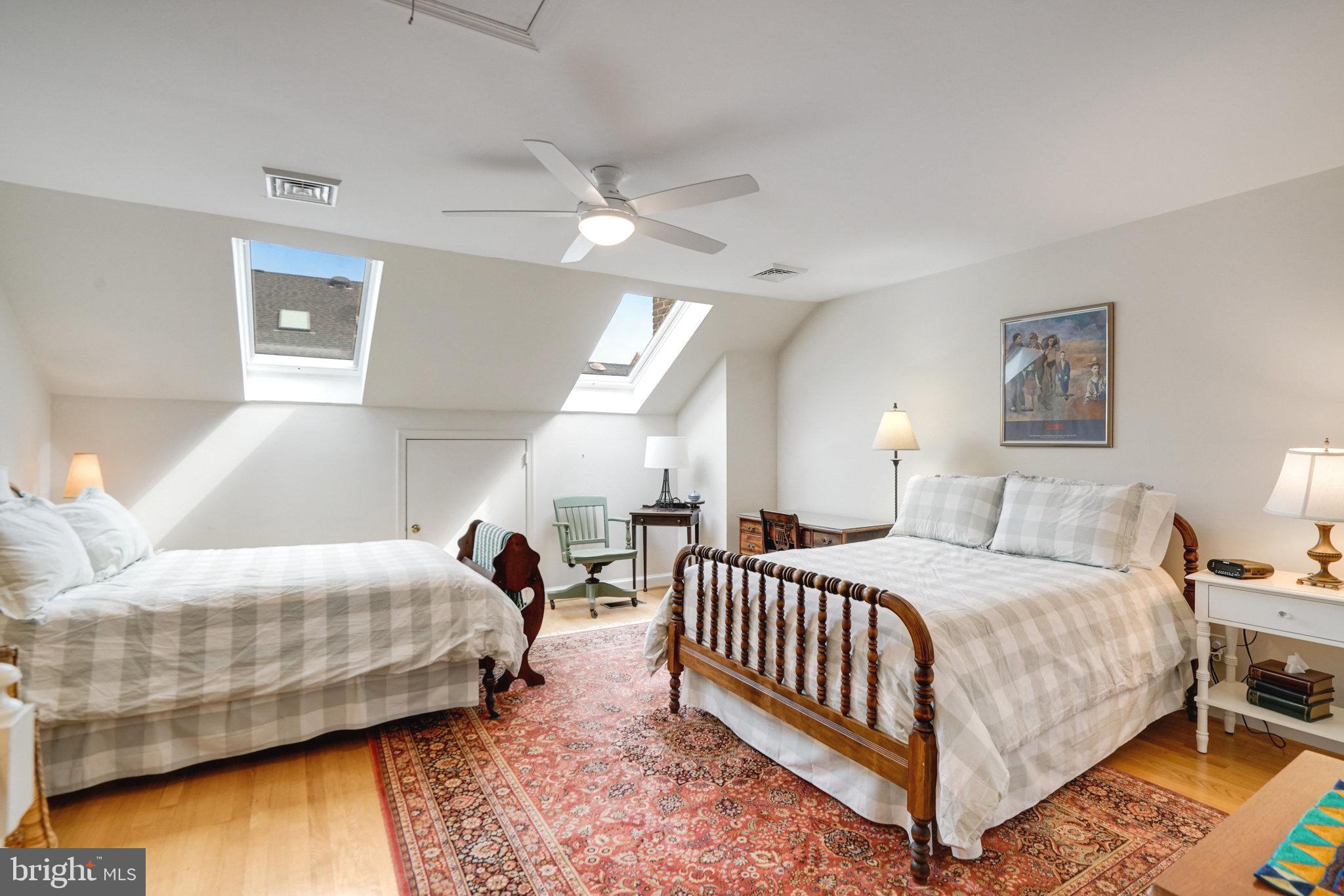 1142 N PITT STREET N