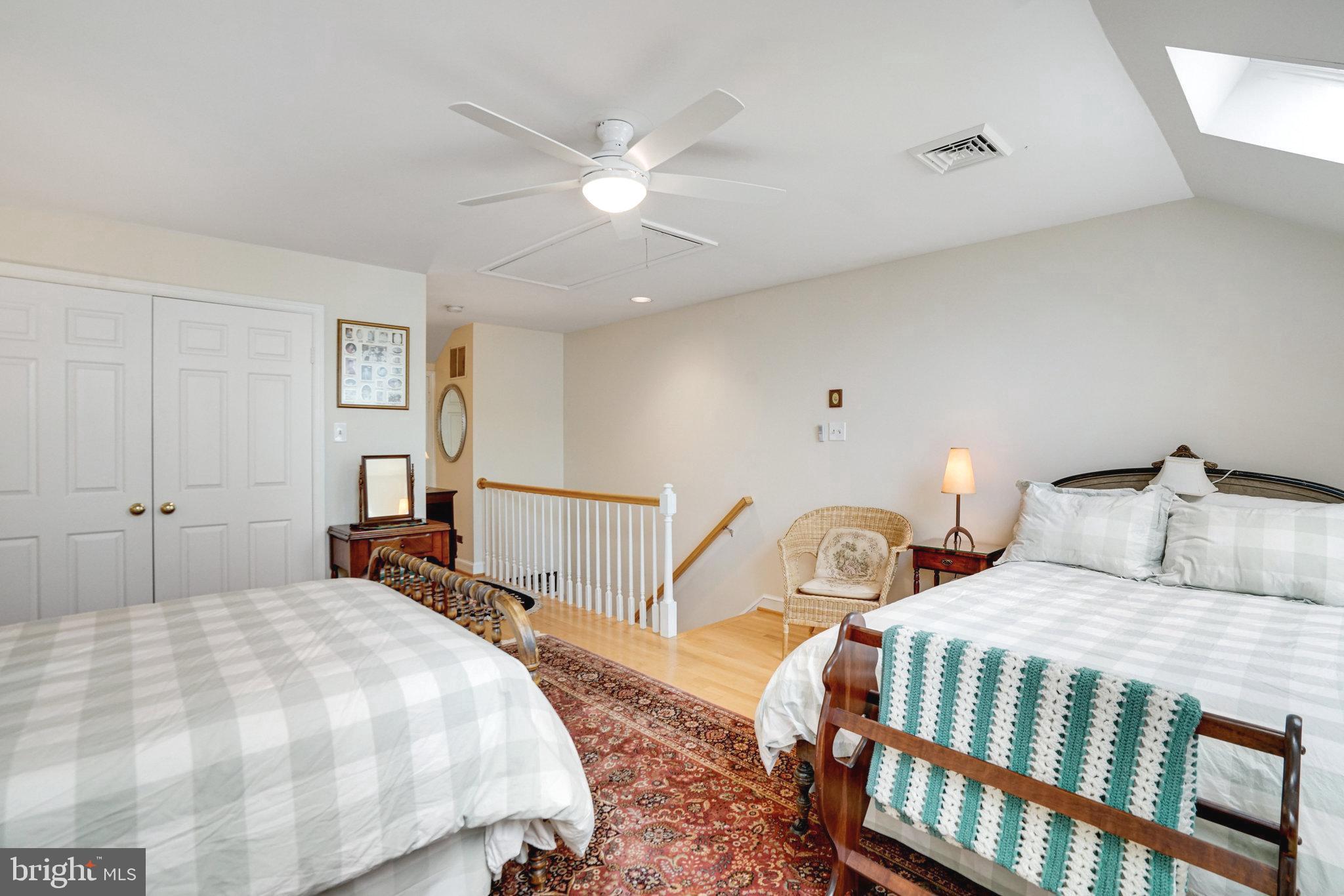 1142 N PITT STREET N