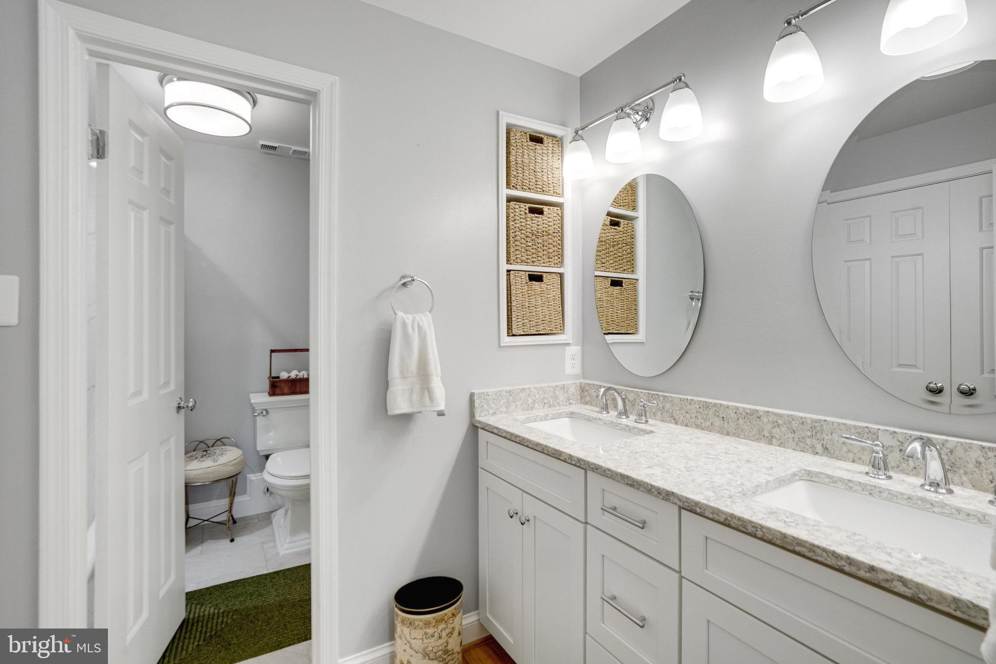 1142 N PITT STREET N