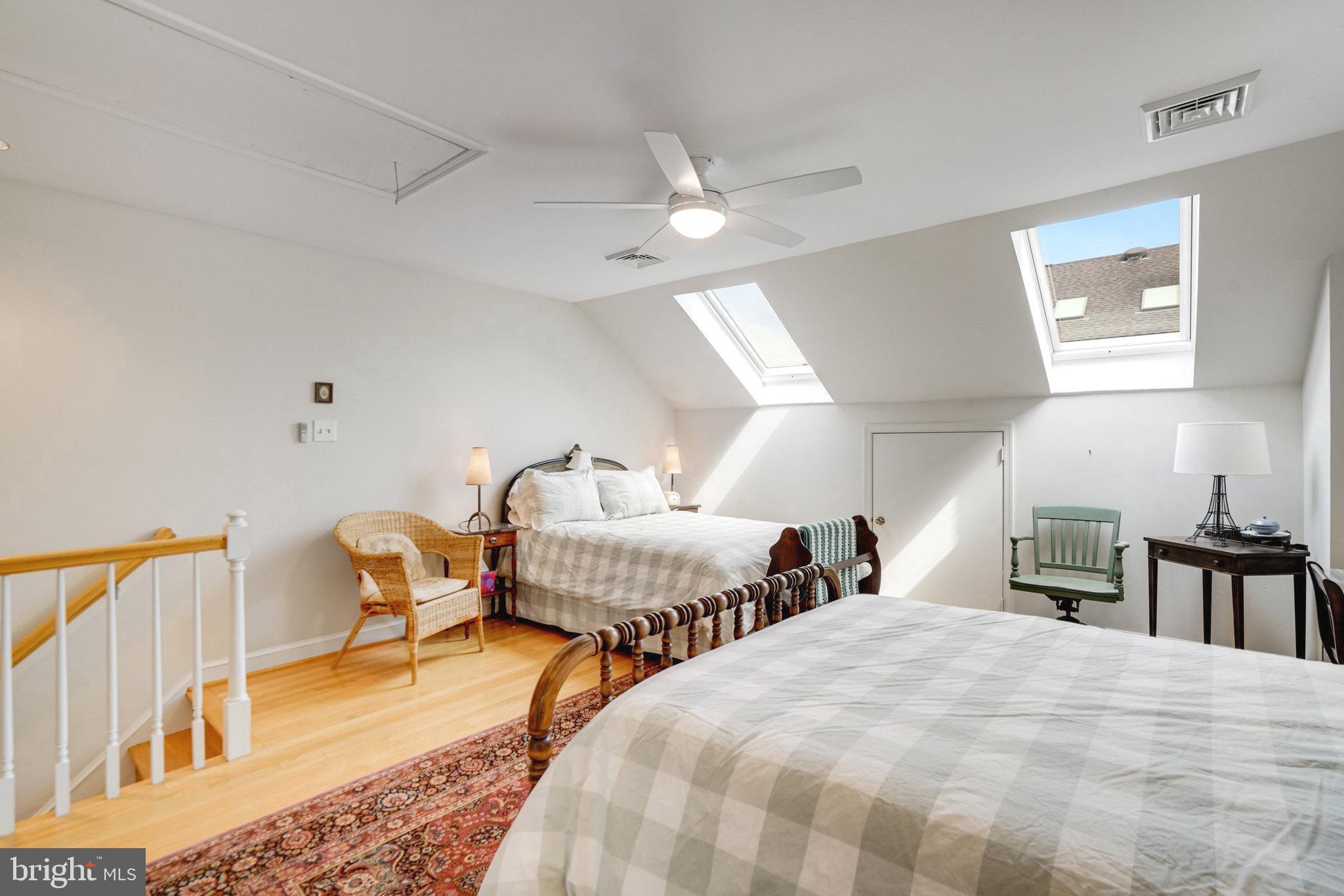 1142 N PITT STREET N