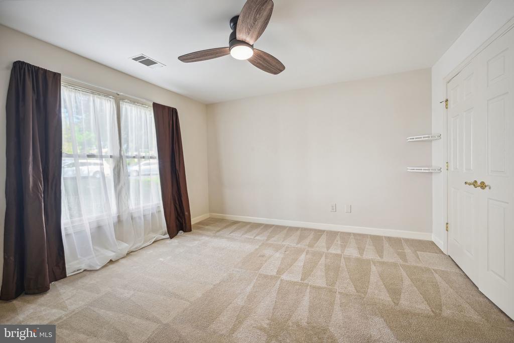 5800 Magnolia Ln