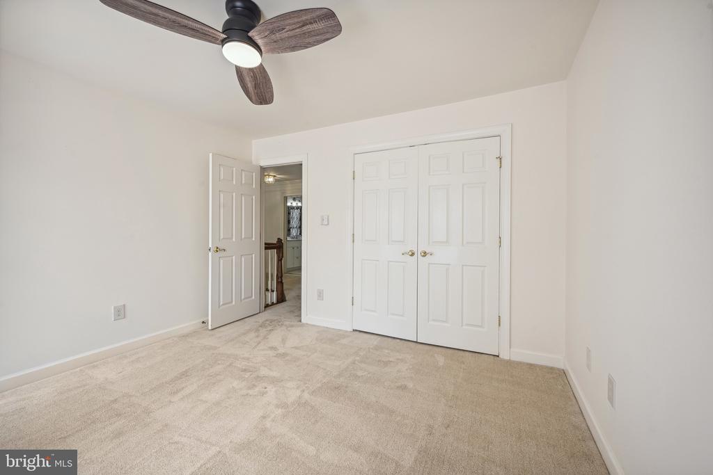 5800 Magnolia Ln