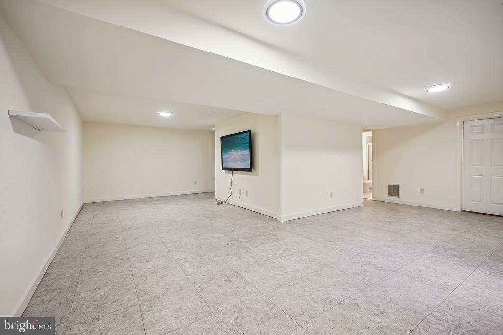 5800 Magnolia Ln