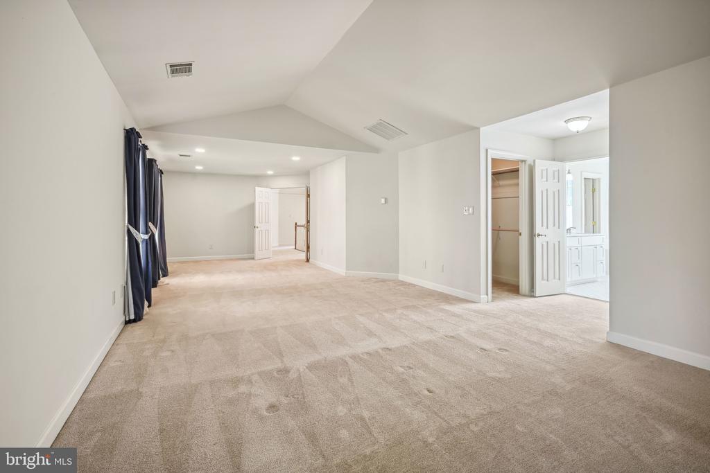 5800 Magnolia Ln