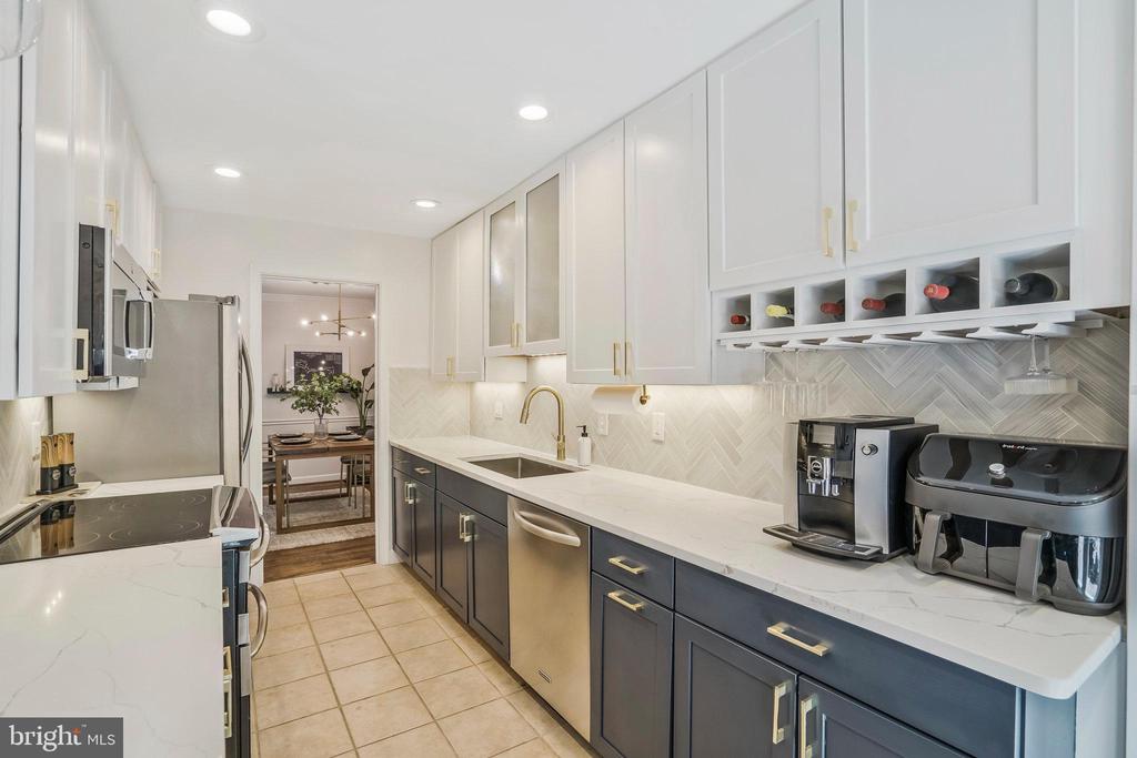 5877 Woodfield Estates Dr