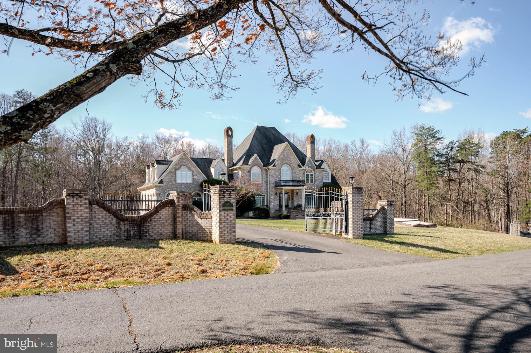 6601 Stonecrest Ln