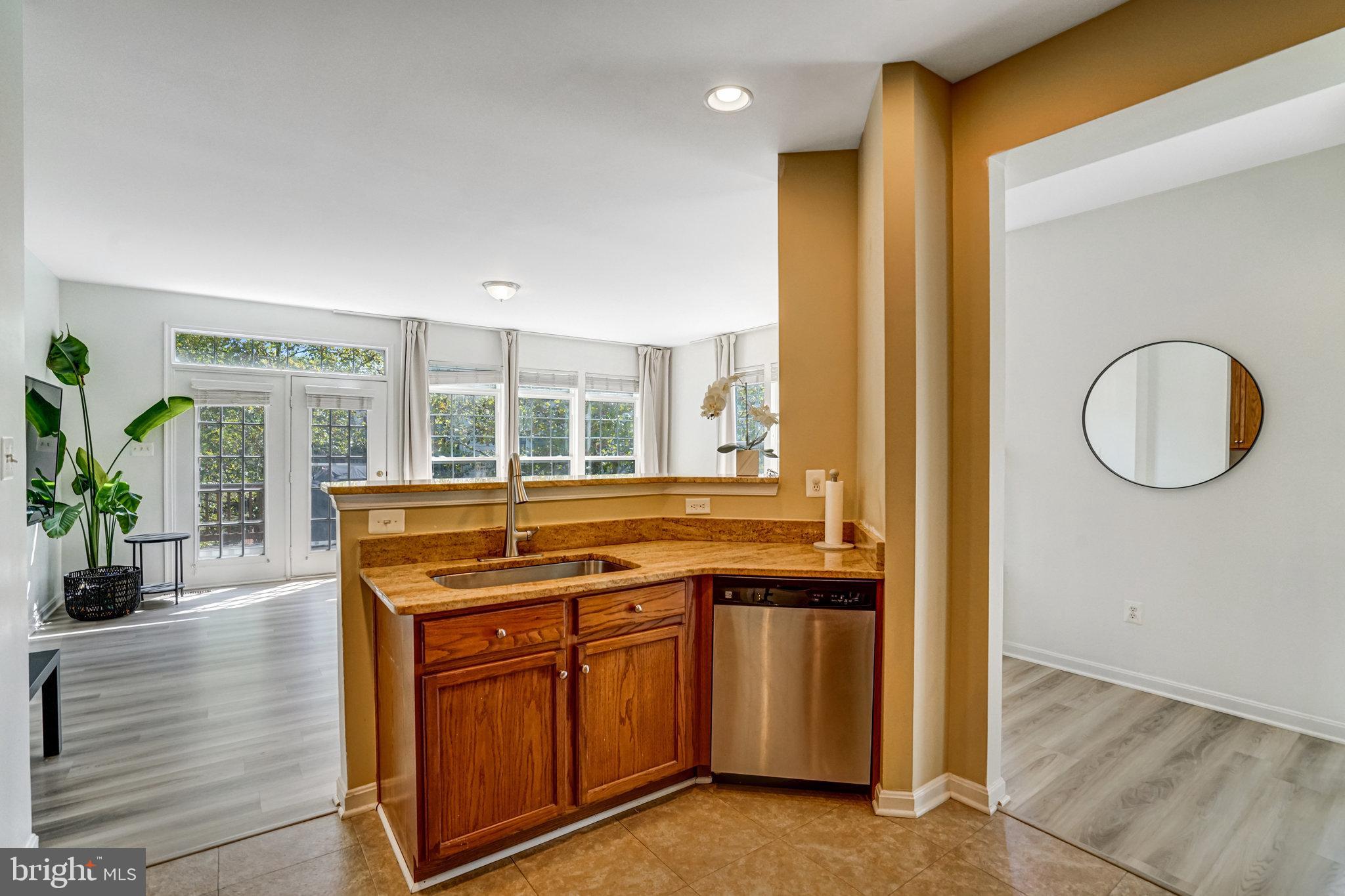 8535 WYNGATE MANOR COURT