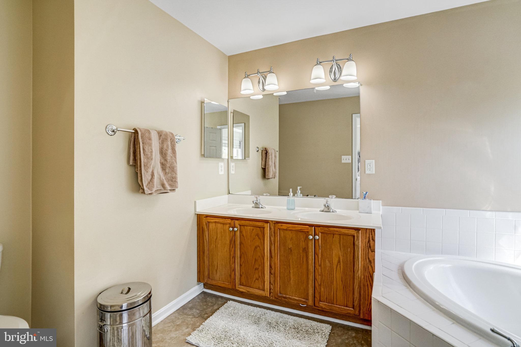 8535 WYNGATE MANOR COURT